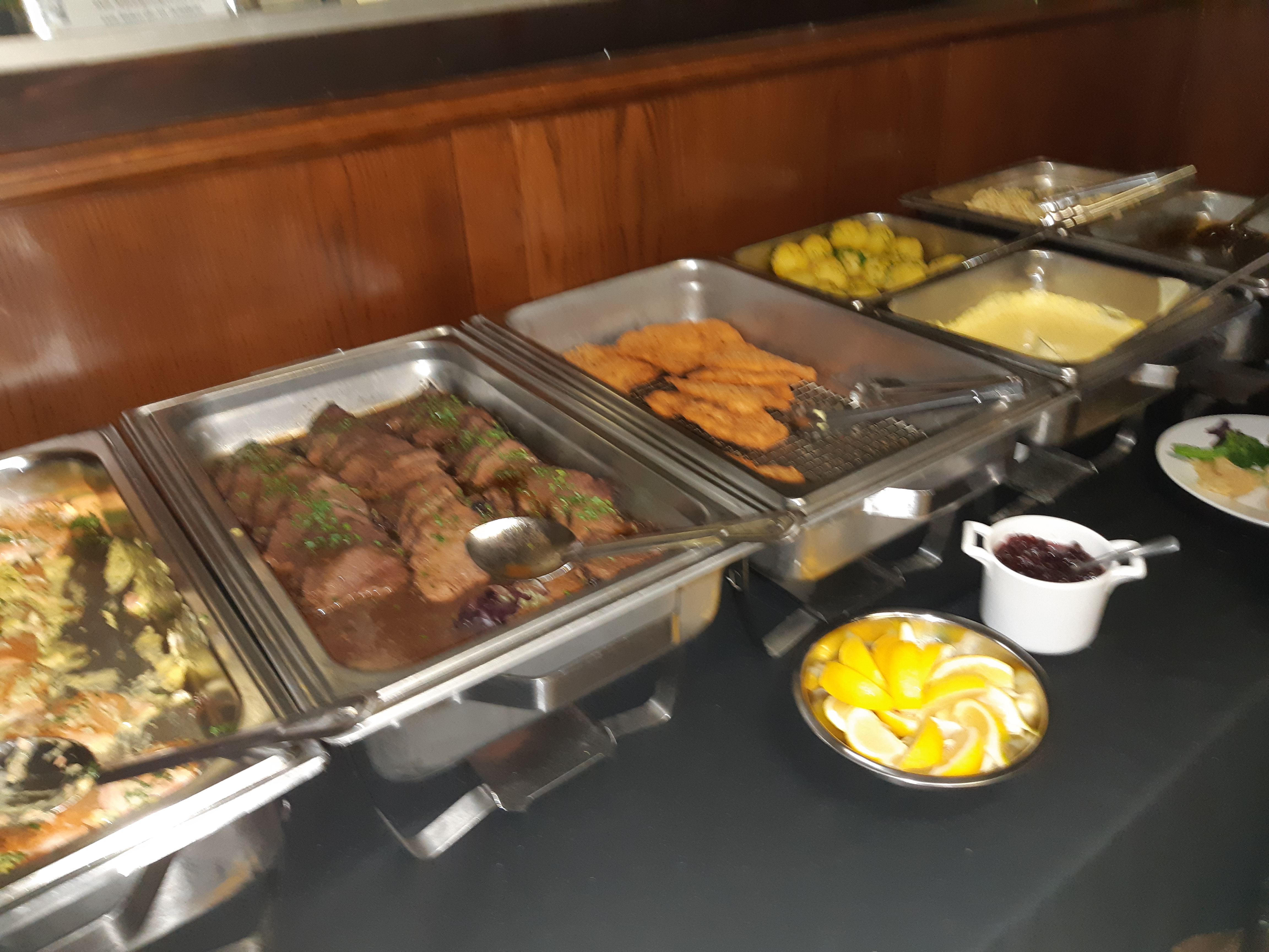 Alpen dinner buffet1